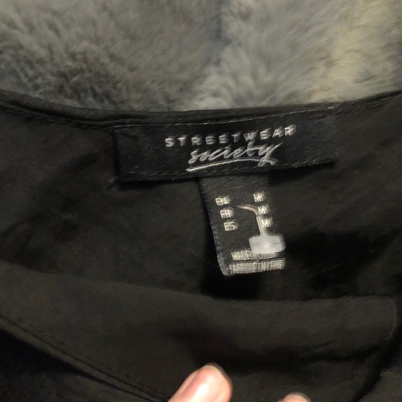 Soft Flowey black tank top - Picture 3 of 3